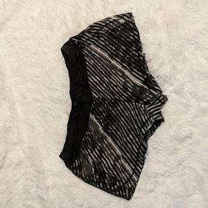 Athleta Pulse Print Black and Gray Running Shorts Size XLarge